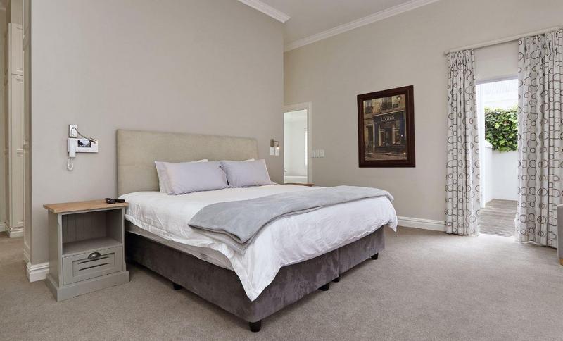 5 Bedroom Property for Sale in Steenberg Estate Western Cape